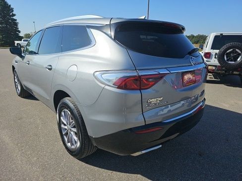 Used 2024 Buick Enclave Premium image 2