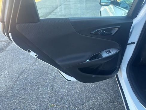 Used 2021 Chevrolet Malibu LT FWD image 9