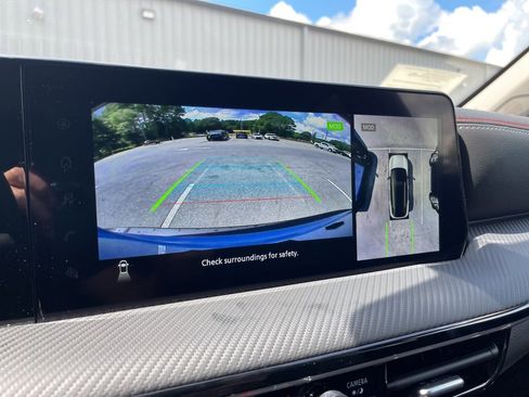 New 2025 Nissan Kicks SR w/ SR Premium Package image 9