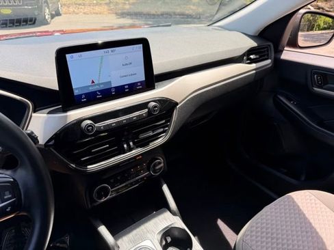 Used 2022 Ford Escape SE w/ Convenience Package FWD image 16