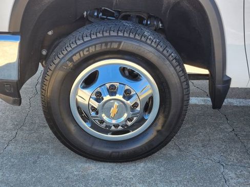 Used 2024 Chevrolet Silverado 3500 LTZ w/ LTZ Texas Edition image 9