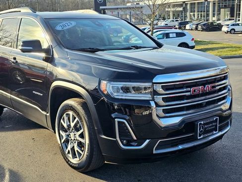 Used 2023 GMC Acadia SLT w/ Technology Package image 2