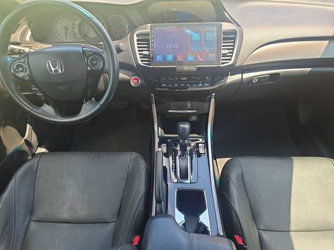 Used 2017 Honda Accord EX-L image 9