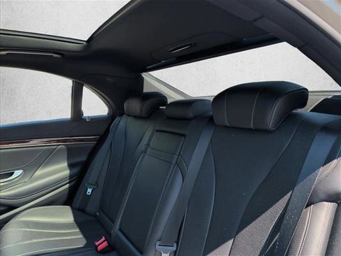 Used 2014 Mercedes-Benz S 550 Sedan image 18