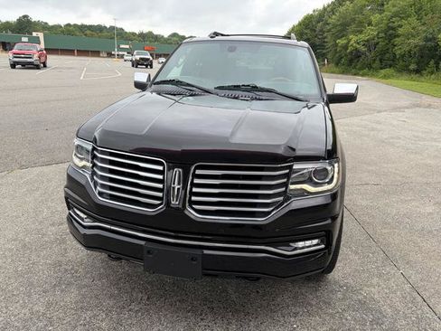 Used 2016 Lincoln Navigator Select AWD/4WD image 10