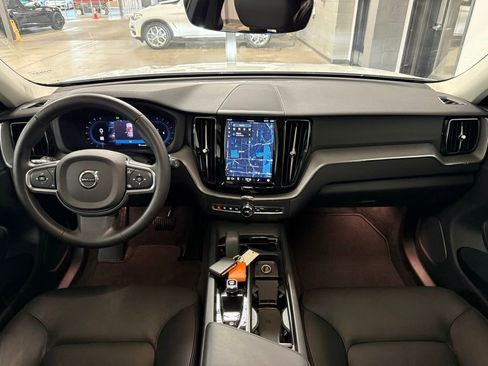 Used 2024 Volvo XC60 B5 Core AWD/4WD image 19