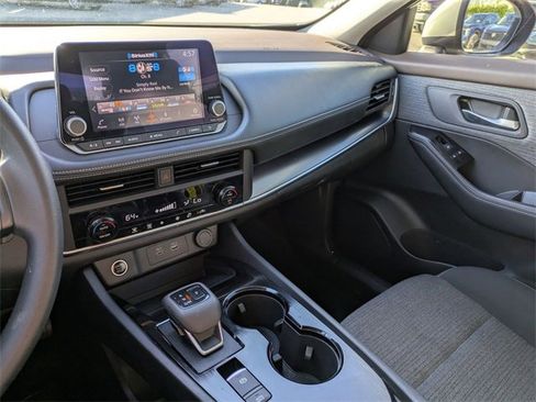 Used 2023 Nissan Rogue SV image 20