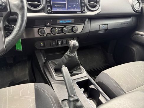 Used 2022 Toyota Tacoma TRD Sport w/ Technology Package AWD/4WD image 18