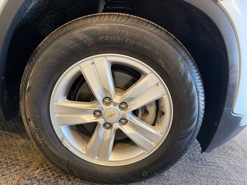 Used 2019 Chevrolet Trax LT w/ LT Convenience Package FWD image 38