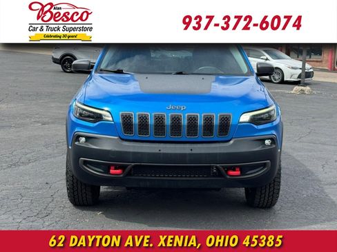 Used 2019 Jeep Cherokee Trailhawk image 2