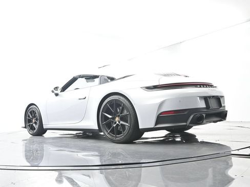 Certified 2025 Porsche 911 Carrera RWD image 57