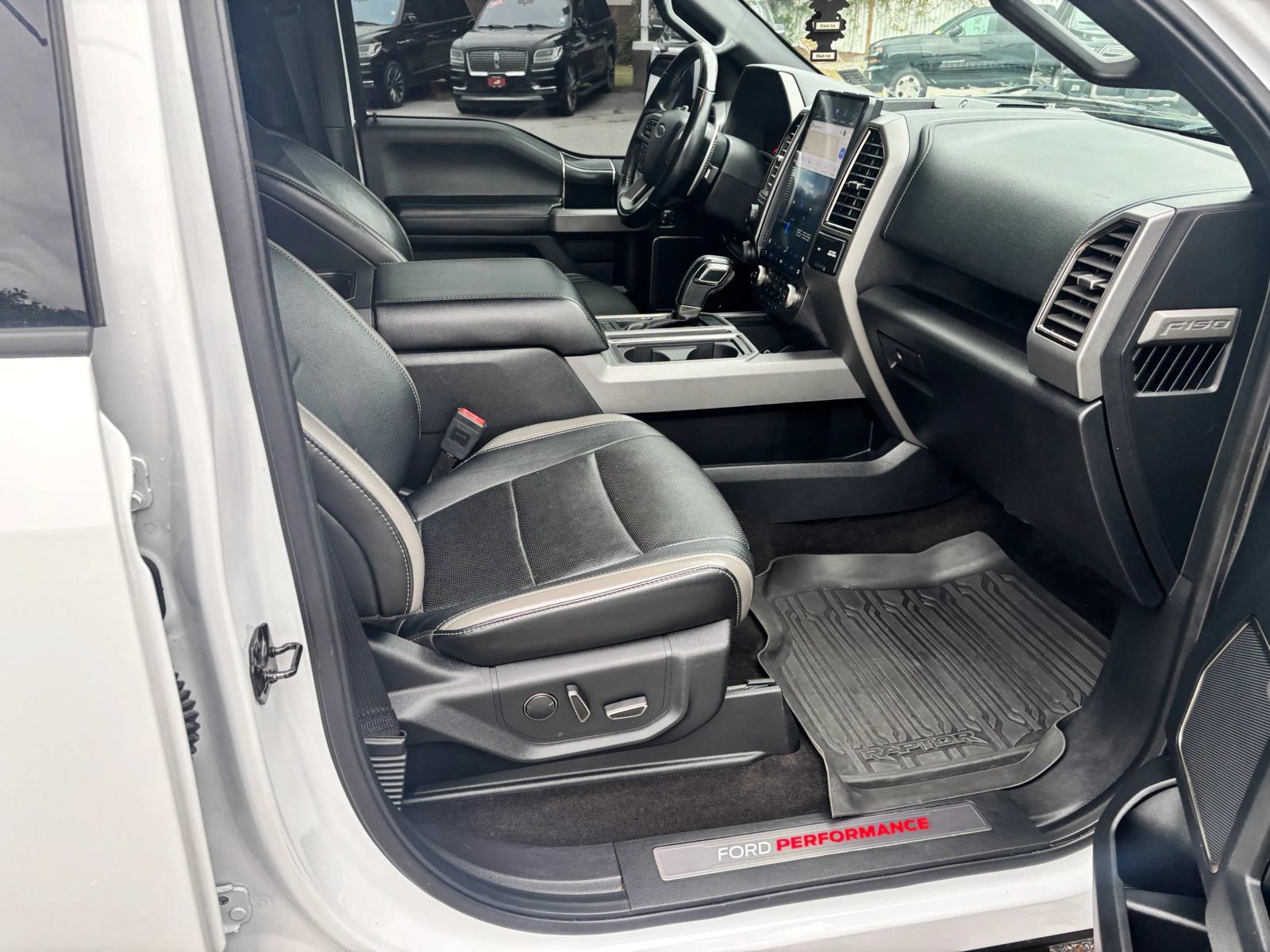 Used 2018 Ford F150 Raptor w/ Equipment Group 802A Luxury AWD/4WD image 18
