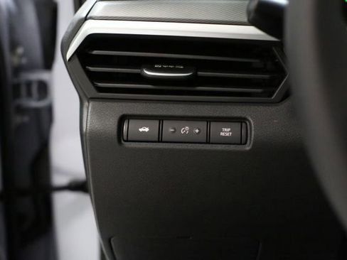 New 2025 Nissan Altima 2.5 SR image 9