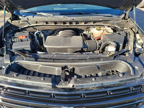 Certified 2023 Chevrolet Suburban RST w/ Sport Performance Package image 31