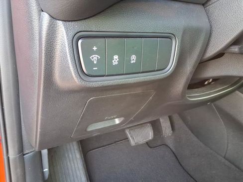 Used 2025 Kia Soul LX w/ LX Technology Package FWD image 20
