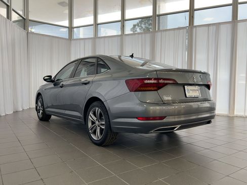 Used 2019 Volkswagen Jetta R-Line image 3