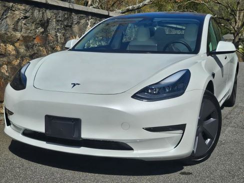 Used 2023 Tesla Model 3 Standard Range image 70