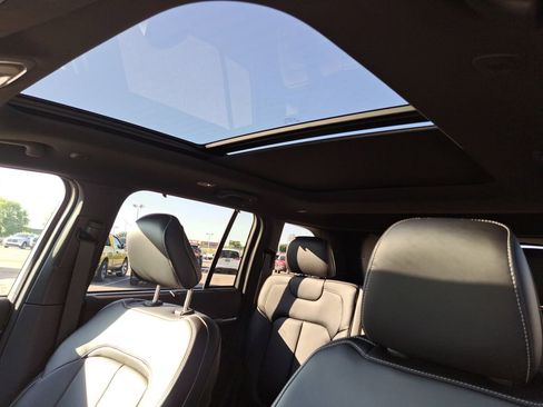 New 2025 Jeep Grand Cherokee Limited w/ Luxury Tech Group II image 11