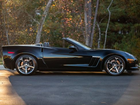 Used 2010 Chevrolet Corvette Grand Sport w/ Preferred Equipment Group image 5