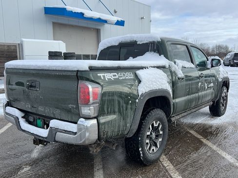 Used 2021 Toyota Tacoma TRD Off-Road image 5