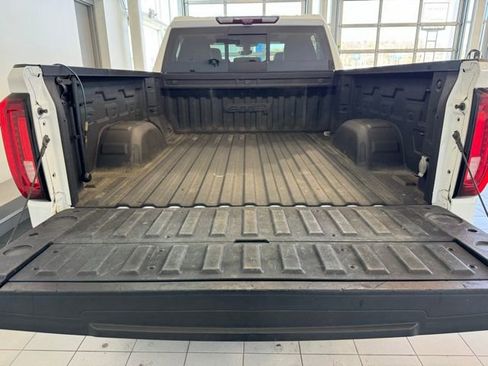 Used 2021 GMC Sierra 1500 AT4 w/ AT4 Premium Package AWD/4WD image 40