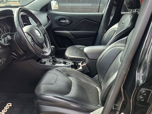 Used 2019 Jeep Cherokee Limited image 7