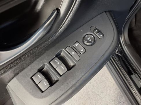 Used 2025 Honda HR-V LX image 22