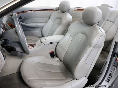 Used 2005 Mercedes-Benz CLK 320 Cabriolet image 15