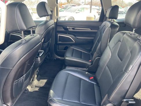 Certified 2023 Kia Telluride S w/ S Sunroof Package image 9