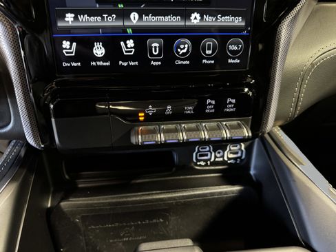 Used 2020 RAM 1500 Limited w/ Body Color Bumper Group image 24