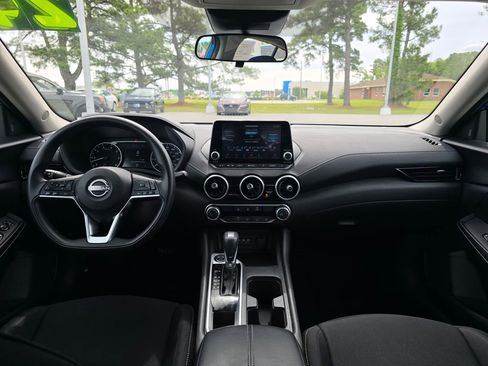 Used 2024 Nissan Sentra SV FWD image 12