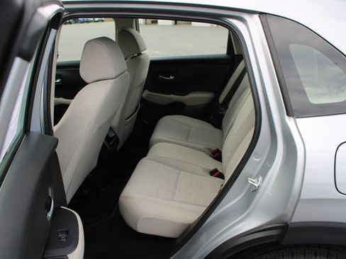 Used 2024 Honda HR-V LX image 9