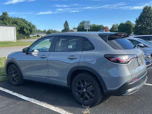 Used 2025 Honda HR-V Sport image 4