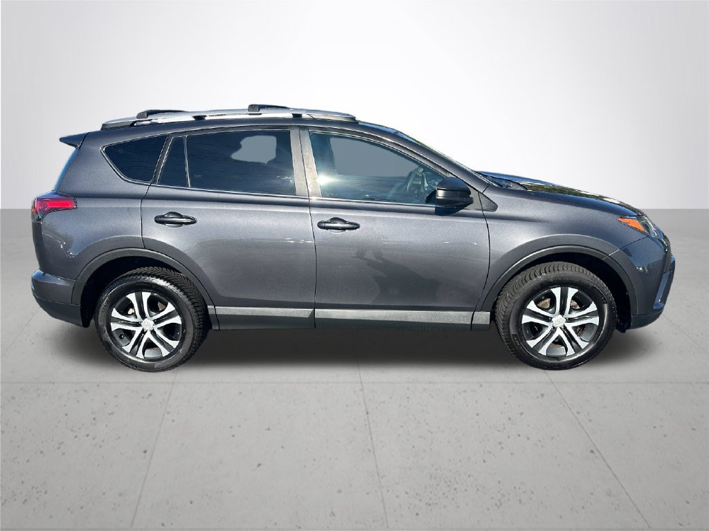 Used 2016 Toyota RAV4 LE AWD/4WD image 6