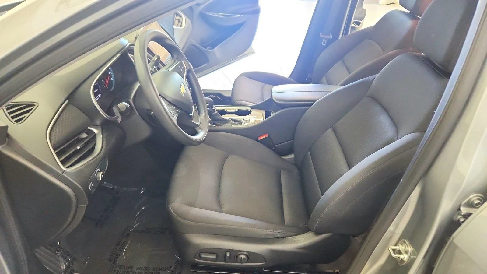 Used 2025 Chevrolet Malibu LT FWD image 15