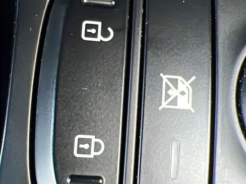 Used 2018 Kia Stinger RWD image 39