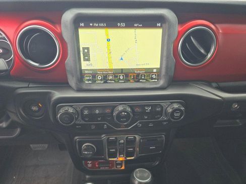 Used 2022 Jeep Wrangler Unlimited Rubicon w/ LED Lighting Group AWD/4WD image 40