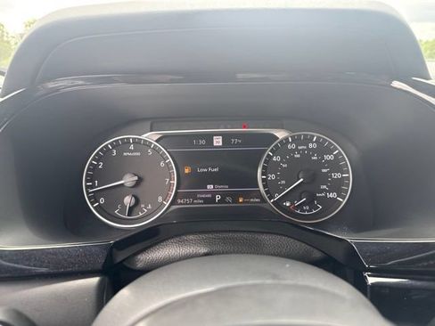 Used 2023 Nissan Pathfinder SL w/ Black Appearance Package FWD image 28