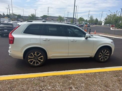 Used 2018 Volvo XC90 T5 Momentum w/ Convenience Package AWD/4WD image 17