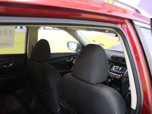 Used 2020 Nissan Rogue SV AWD/4WD image 12