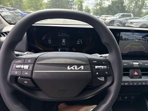 New 2026 Kia K4 FWD image 12