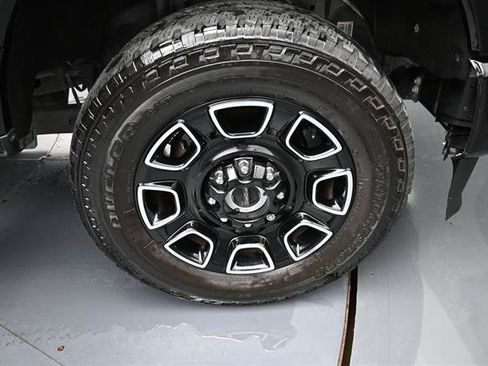 Used 2025 Ford F350 Platinum w/ FX4 Off-Road Package AWD/4WD image 21