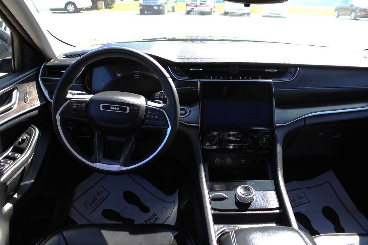 Used 2023 Jeep Grand Cherokee L Limited AWD/4WD image 11