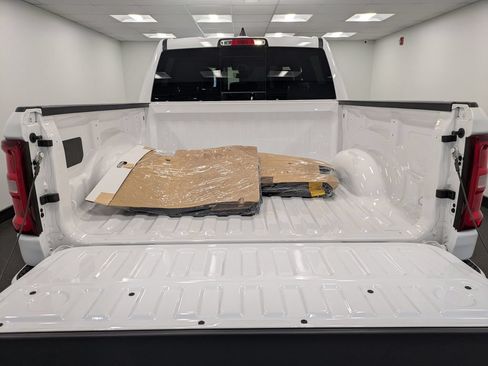 Used 2026 RAM 1500 Laramie w/ Sport Appearance Package AWD/4WD image 25