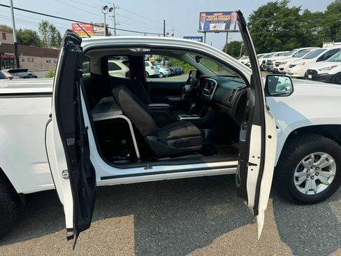 Used 2022 Chevrolet Colorado LT w/ Fleet Safety Package RWD image 8