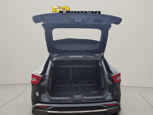 Used 2025 Chevrolet Trax ACTIV w/ Sunroof Package FWD image 9