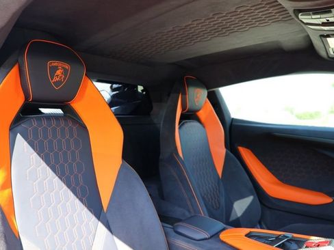 Used 2024 Lamborghini Revuelto AWD/4WD image 13