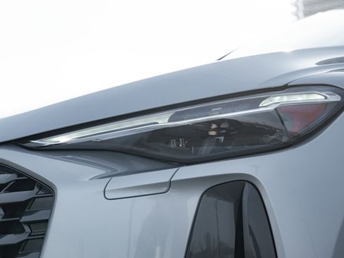 Certified 2025 Audi Q5 Premium Plus w/ Premium Plus image 36