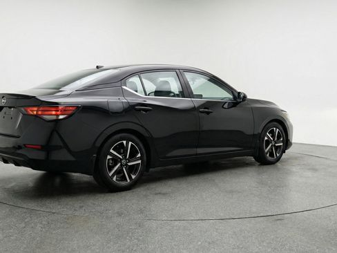 Used 2025 Nissan Sentra SV FWD image 9