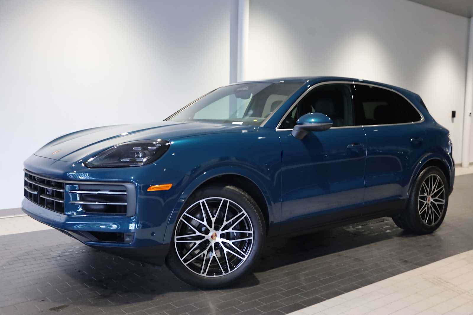 Used 2026 Porsche Cayenne AWD/4WD image 1